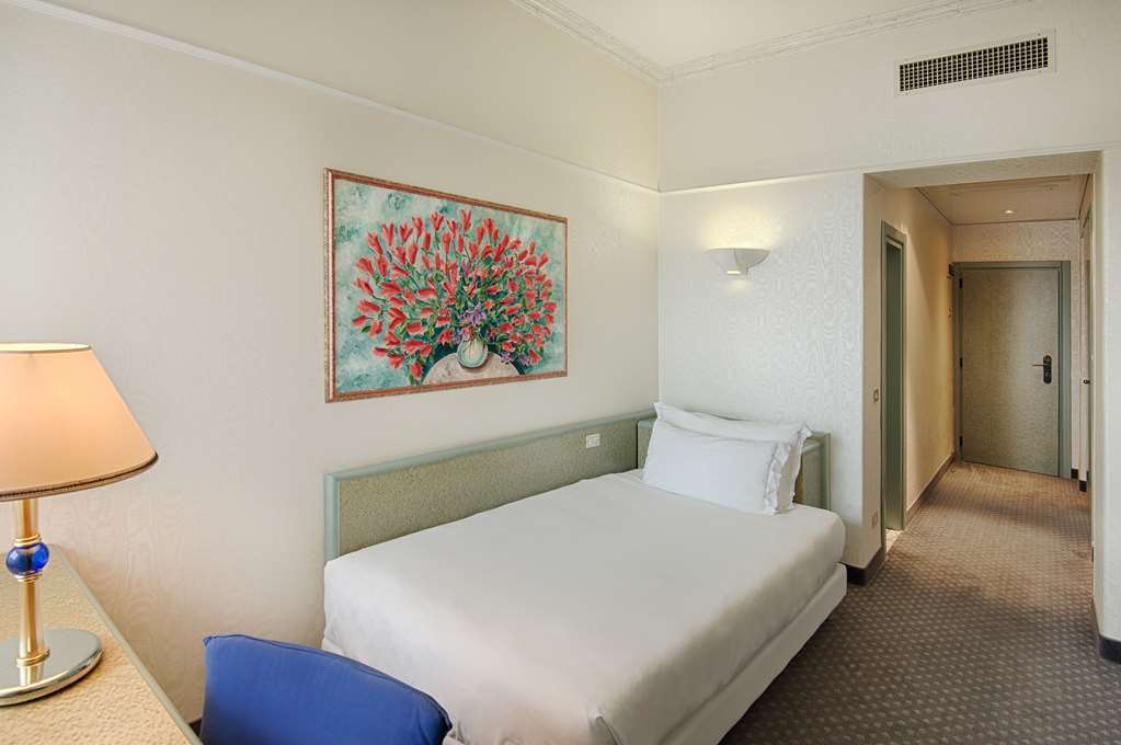 Nh Ancona Hotel Room photo